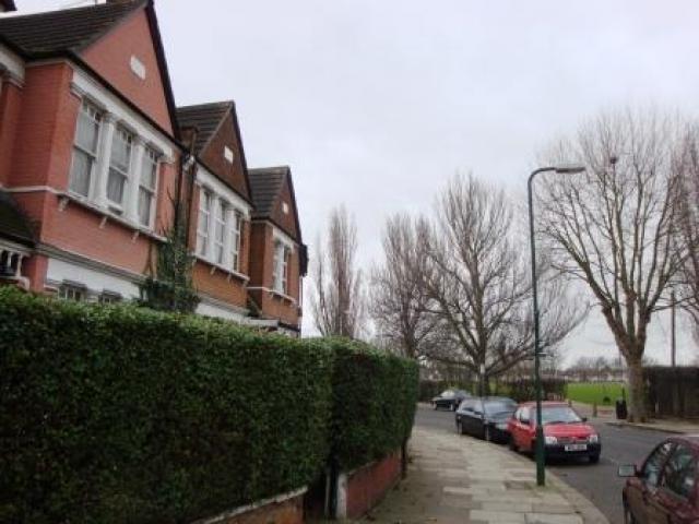 			2 Bedroom, 1 bath, 1 reception Flat			 Olive Road, WILLESDEN GREEN/DOLLIS HILL